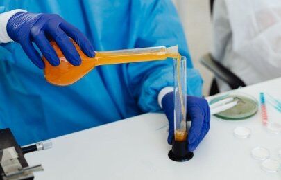 Guia de compra: escolher colunas e consumíveis de cromatografia (HPLC/GC) para análises industriais